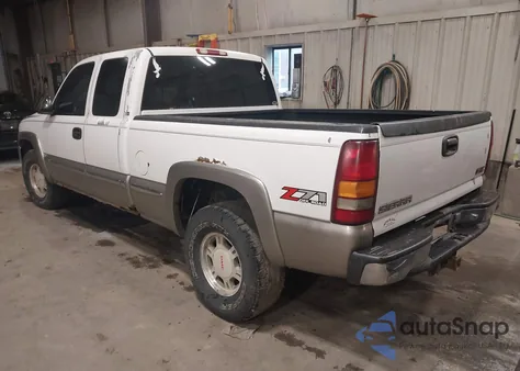 2002 GMC Sierra 1500 Sle z USA, uszkodzony, nr VIN 2GTEK19T221121025